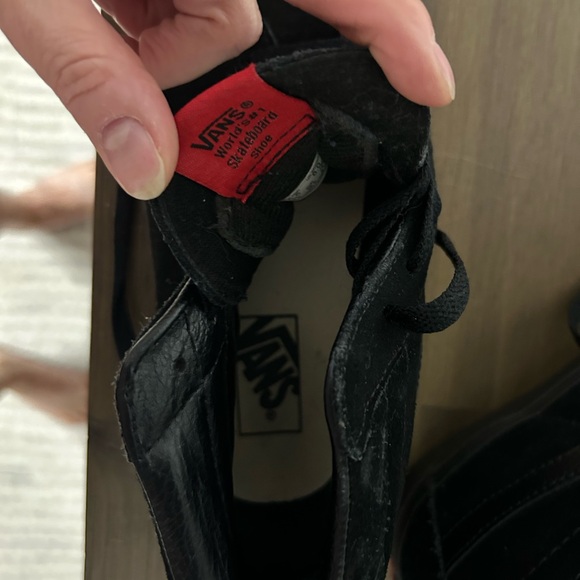 Vans - Picture 5 of 7